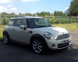 Too late – Sanya has nabbed this 2011 MINI COOPER DIESEL WITH SUNROOF, CHILI PACK, & so much more – just look how fab the alloys are – 17″ Conicals