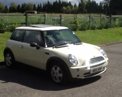 2006 MINI ONE with AIR CON SUNROOF HALF LEATHER & FULL MINI HISTORY – OH & JUST 24K MILES