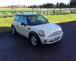 Jamie is treating his wife & daughter to this 2008 MINI One 1.4 in Pepper White