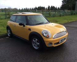 Michelle has chosen this 2008/58 MINI ONE 1.4 in YELLOW with PANORAMIC SUNROOF & 1 OWNER FROM NEW