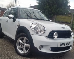 2010 MINI One Countryman in White with Low Miles