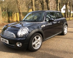 Too Late Vera has chosen this 2007 57 MINI ONE 1.4 in Black with Visibility Pack including Heated Front Windscreen & Cruise & Multifunction Steering Wheel