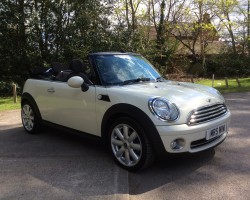 Roger & his good lady chose this 2009 / 59 MINI COOPER CONVERTIBLE in Pepper White with Low MILES