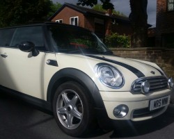 Heidi decided this is going to be daughter Julia’s first car – 2006 / 56 MINI Cooper in Pepper White with HUGE SPEC