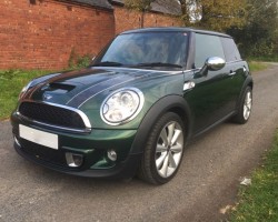 James decided this is going to be his MINI – 2011 MINI Cooper S in Iconic British Racing Green – HUGE SPEC – Sunroof, Bluetooth, Leather Heated Sports Seats