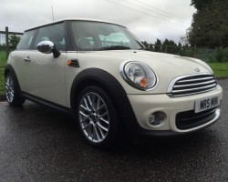 Two beautiful Ladies Ceri & daughter Amber have chosen this 2011 / 61 MINI One – One owner from new & Full MINI Service History