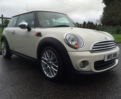 Two beautiful Ladies Ceri & daughter Amber have chosen this 2011 / 61 MINI One – One owner from new & Full MINI Service History