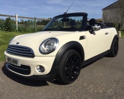 2011/61 MINI Cooper Chili Pack 1.6 Petrol In Pepper White Heated Full Leather Seats Bluetooth PDC & Low MILES – Just 18K