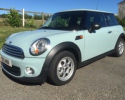 Lara has chosen this 2012 MINI One Avenue with Pepper Pack in Ice Blue – 1 owner from new, Bluetooth & Alloys