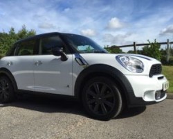 2013 MINI Countryman Cooper S Light White with ridiculously low miles