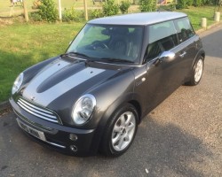 Bob & his wife have chosen this 2006/55 MINI Cooper Park Lane Automatic Height of Luxury In Royal Grey with Fabulous Spec