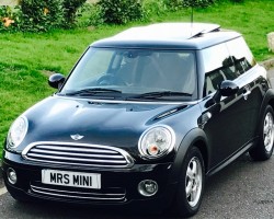 Amanda has chosen this 2010 MINI One 1.4 Tiptronic Automatic Pepper Pack In Midnight Black Metallic