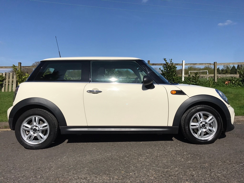 Molly has chosen this 2012 MINI One 1.6 Pepper Pack Pepper White - Mrs MINI  - Used MINI Cars for Sale