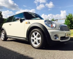 Danni chose this 2010 MINI One In Pepper White with Pepper Pack & Visibility Pack 1 Owner & only 30K miles