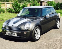 2006 MINI Cooper Park Lane with Full Lounge Leather Heated Seats & Chili & Visibility Packs too