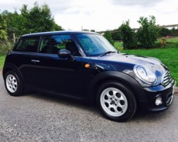 Stuart has chosen this 2012 / 62 MINI One In Midnight Black with Pepper Pack & Full MINI Service History