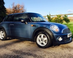 2010 / 60 MINI One Automatic with PEPPER & VISIBILITY Packs Plus she has Full Punch Leather Sports Seats too