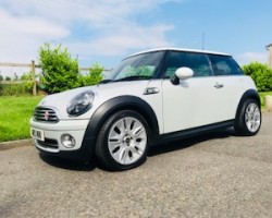 2010 Limited Edition MINI Cooper Camden In White Silver with Full Service History