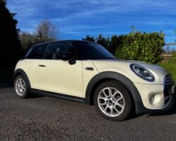 2015 Mini Cooper with High Spec and Low Miles