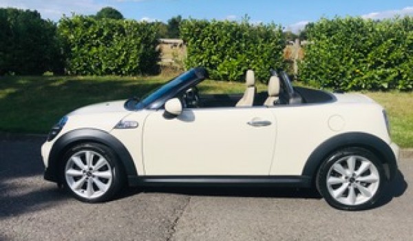 Deposit taken on this 2013 Mini Cooper S Roadster Automatic with HUGE SPEC – Navigation, Cream Leather Sports Seats, Comfort Access, CHILI & Media Pack & More