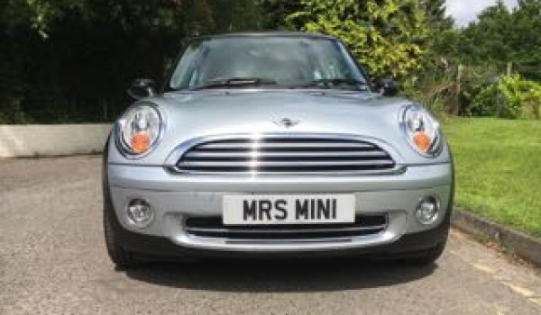 Genine has chosen this 2006 / 56 FIRST OF THE NEW SHAPE MINI Cooper In Silver with Chili Pack & LOW MILES 19K