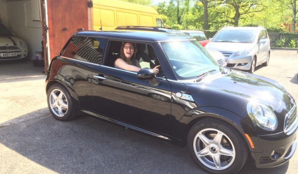 Melanie has chosen this 2010 (60) Midnight Black Cooper Diesel with SPORTS & Chili Pack – LOVING THE COLOUR CODED LOOK OF THIS MINI