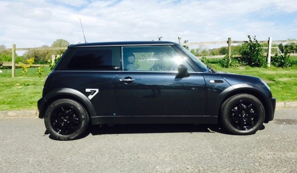 Too late this one is sold!  2006 MINI One Seven 1.6 Astro Black Metallic