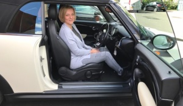 Rachel is taking this MINI with her to live in Bournemouth – 2010 MINI Cooper Convertible 1.6 – Introducing Our Rock Star