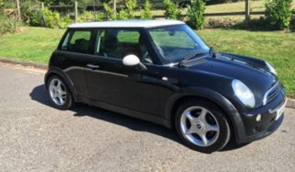 2002 Black MINI Cooper with sunroof Full Leather & we have just serviced & put a fresh MOT on her too