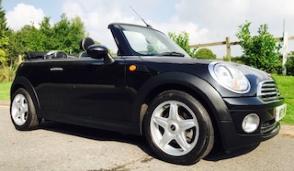 Heidi from Skipton in Yorkshire is having this 2009 MINI Cooper Convertible with Full Lounge Leather Heated Seats & Full Service History