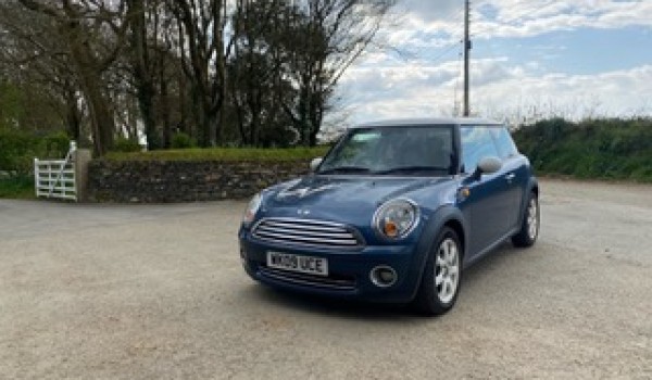 2009 Mini Cooper with High Spec including Sunroof Chili Pack & More