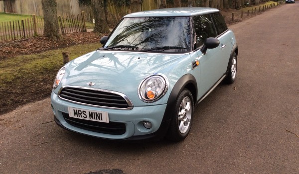 Good Choice Abi & Great Name – Whinny the MINI !!  – 2011 / 61 MINI One Avenue in Ice Blue with Air Con Alloys & 19K miles