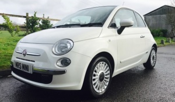 Leanne’s dad is treating her !!  2010 Fiat 500 Lounge White