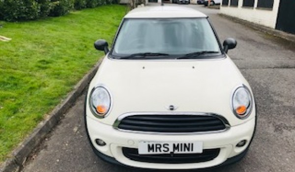 Yasmin chose this 2010 / 60 MINI One in Pepper White – Details to follow