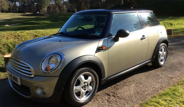 This MINI Is going to be Emily’s first Car – Fingers crossed for your test Emily….2010/60 MINI One In Sparkling Silver with Pepper Pack & more