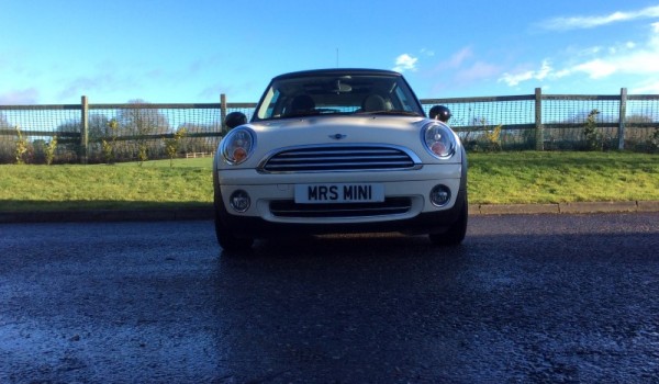 Lauren has chosen this 2006/56 MINI COOPER IN PEPPER WHITE WITH PANORAMIC SUNROOF & SAT NAV