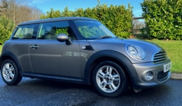 Too late, Bella has chosen this 2011 / 61 MINI One Avenue 3dr 1.6 in Velvet Silver – Such an Elegant MINI with bluetooth, DAB & Cruise control on multi function steering wheel