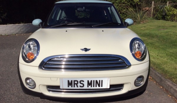 2009 MINI One in Pepper White with Ice Blue Roof Pepper Pack & Half White Leather Sports Seats