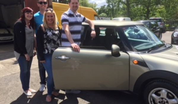 Chris & his pals collected his new MINI Called LA-LA     2007 MINI Cooper Auto 7 Service Stamps & MOT to Jan 16 & she’s done Just 15K from new.
