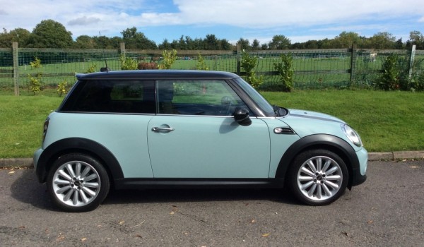 This is going to be some lucky person’s Christmas Present!!   2011 / 61 MINI Cooper Avenue with Chili Pack Cruise Bluetooth in Duck Egg/Ice Blue