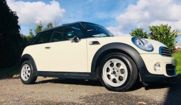 Lesley has chosen this Super Rare 2013 MINI Cooper AUTOMATIC In Pepper White with Green Park Pack & PANORAMIC SUNROOF + Half Leather