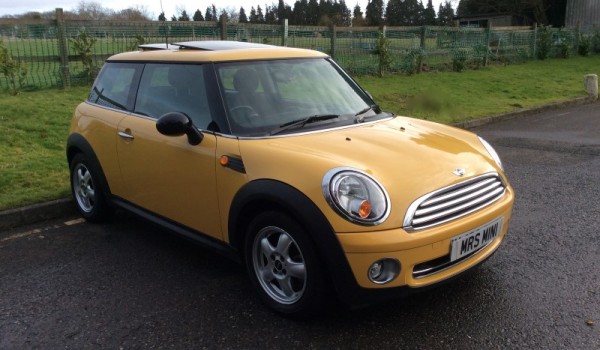 Michelle has chosen this 2008/58 MINI ONE 1.4 in YELLOW with PANORAMIC SUNROOF & 1 OWNER FROM NEW