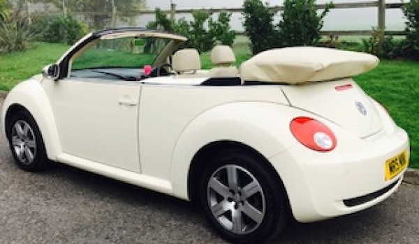 2009 / 59 VW Beetle Luna Convertible – Iconic like the MINIs  & with Full Service History & a new Timing/Cam Belt too