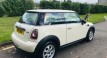 2013 / 62 MINI One in Pepper White