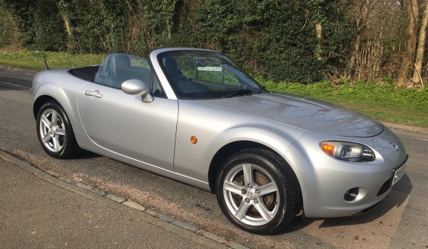 Tom chose this 2007 / 57 Mazda Mk3 Silver Service History.