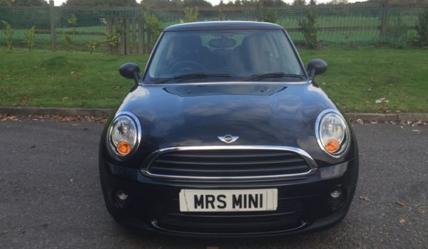 MINI Milo is soon going home with Chelsie who has paid her deposit on this 2012 / 62 plate MINI ONE 1.6 with PEPPER PACK – 1 Owner from New & Full MINI Service History