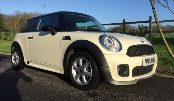 2009 MINI Cooper in Pepper White with John Cooper Works Bodykit & High Spec