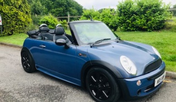 2005/05 MINI Cooper Convertible in Blue with Low Miles & Black Alloys