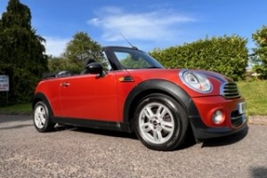 2010 Mini Cooper Convertible Auto with Heated Seats Cruise & Chili Pack