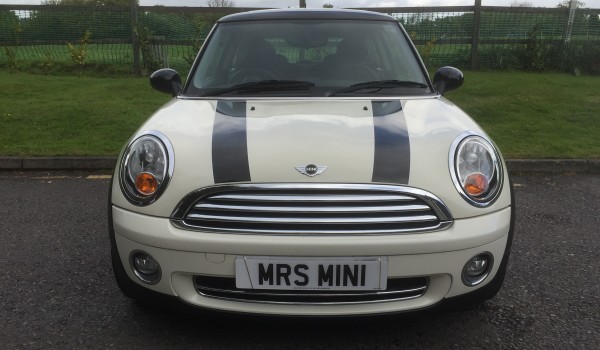 2009 MINI Cooper Chili in Pepper White with Lounge Leather & Panoramic Sunroof Chili Pack